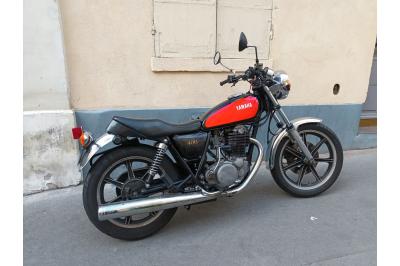 YAMAHA SR 400