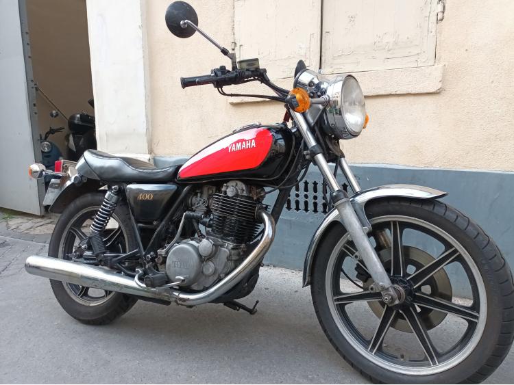 YAMAHA SR 400