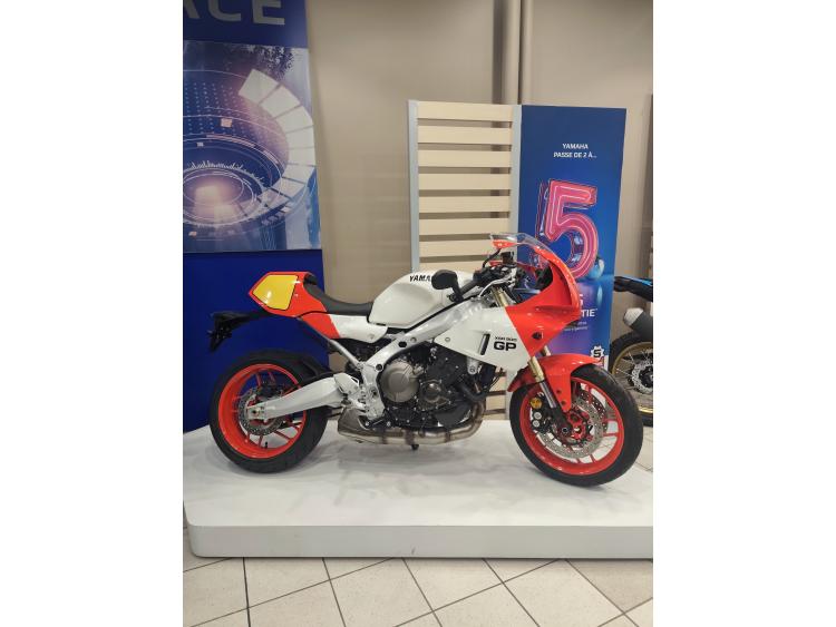 YAMAHA XSR 900 GP