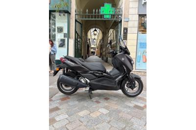 YAMAHA XMAX 300 Tech Max