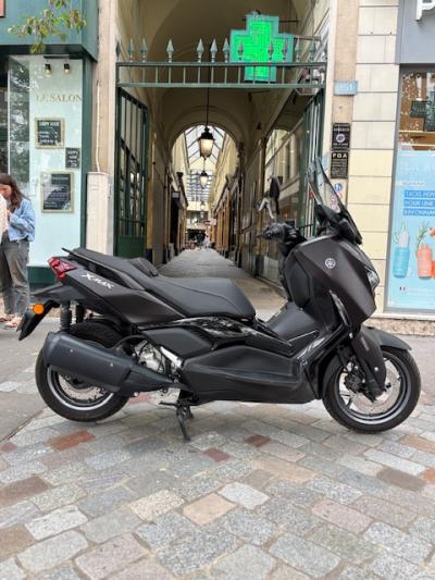 YAMAHA XMAX 300 Tech Max