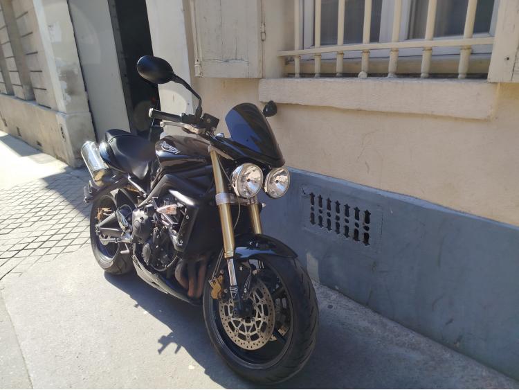 TRIUMPH STREET TRIPLE 675
